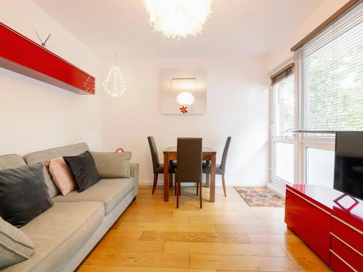 Spacious Flat In South Central London With Balcony - Pass The Keys United Kingdom