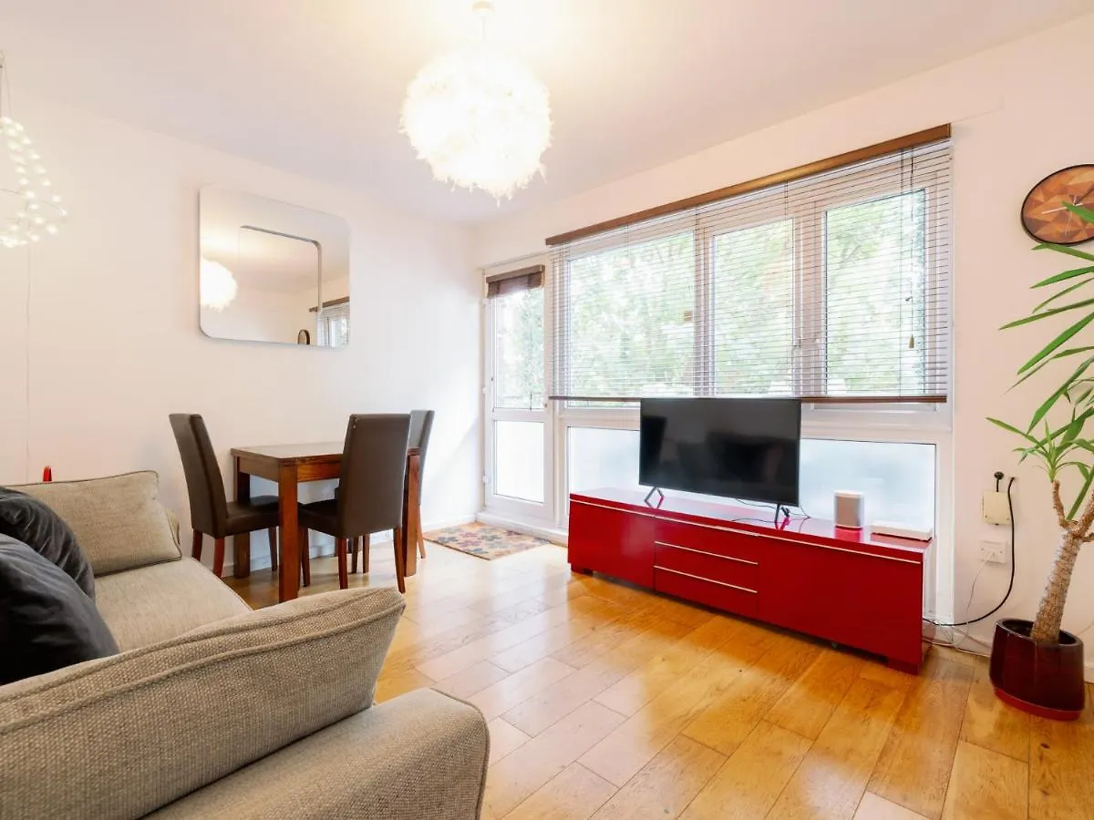 Spacious Flat In South Central London With Balcony - Pass The Keys 0*,  United Kingdom