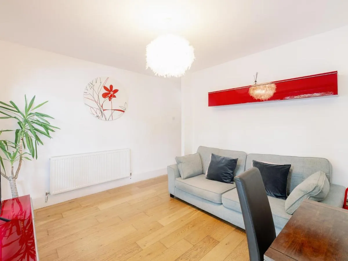 Spacious Flat In South Central London With Balcony - Pass The Keys