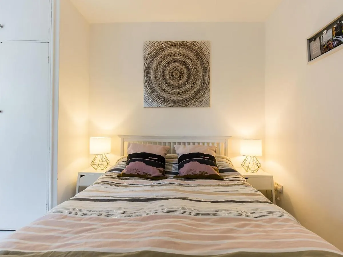 Spacious Flat In South Central London With Balcony - Pass The Keys Apartment